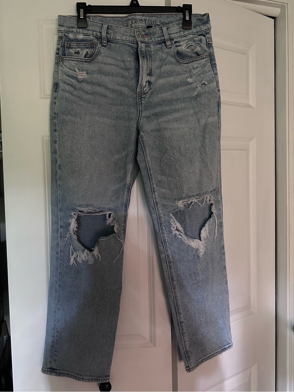 American Eagle Outfitters Light Wash Distressed Relaxed Jeans